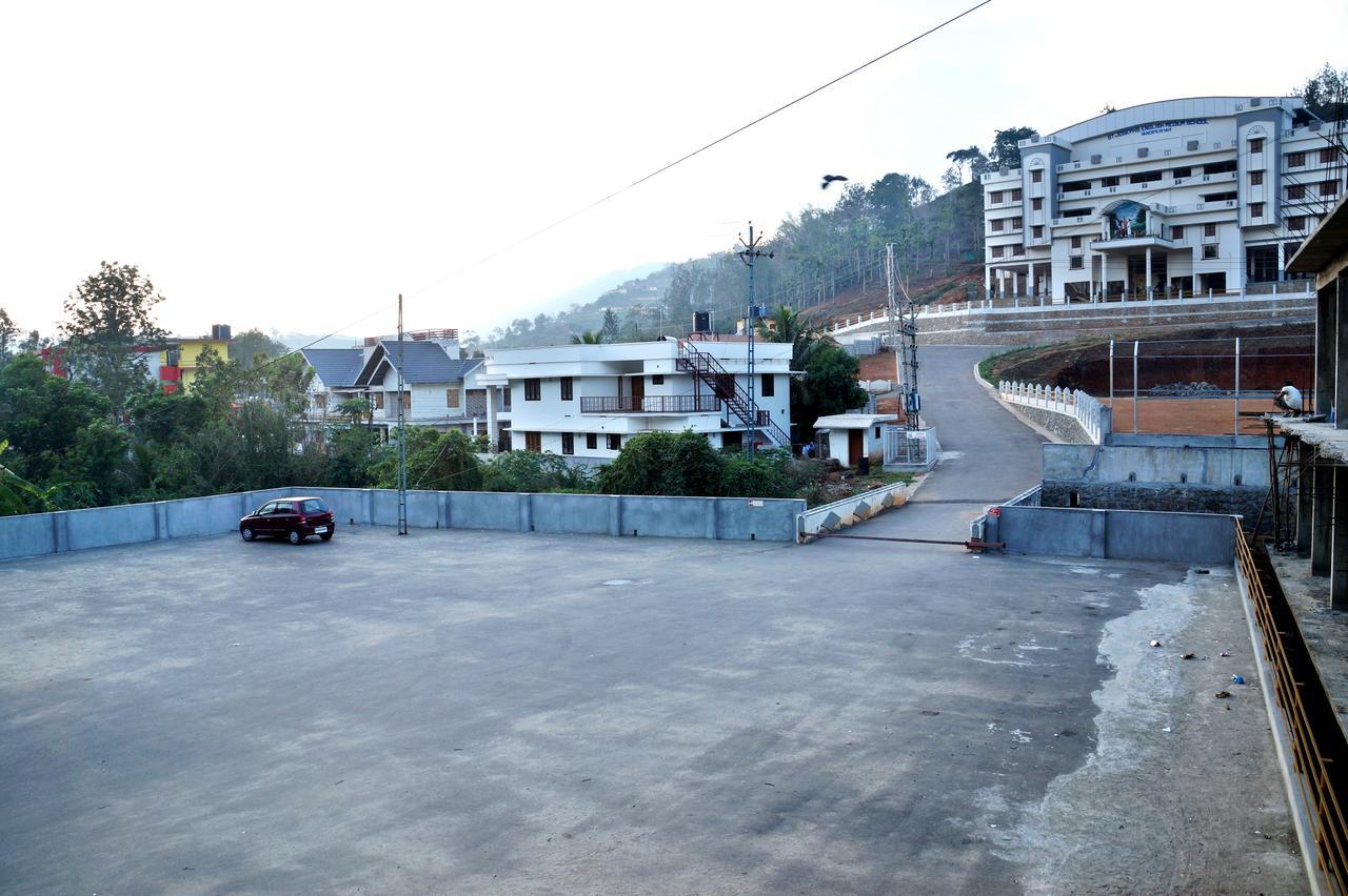 Hotel Royal Nest Vandiperiyār Dış mekan fotoğraf